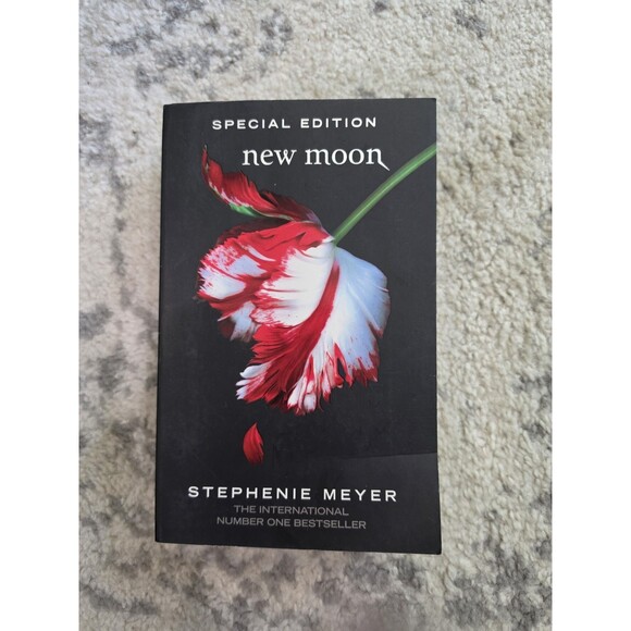 Other - New Moon by Stephenie Meyer Paperback Twilight Series #2 Special Edition